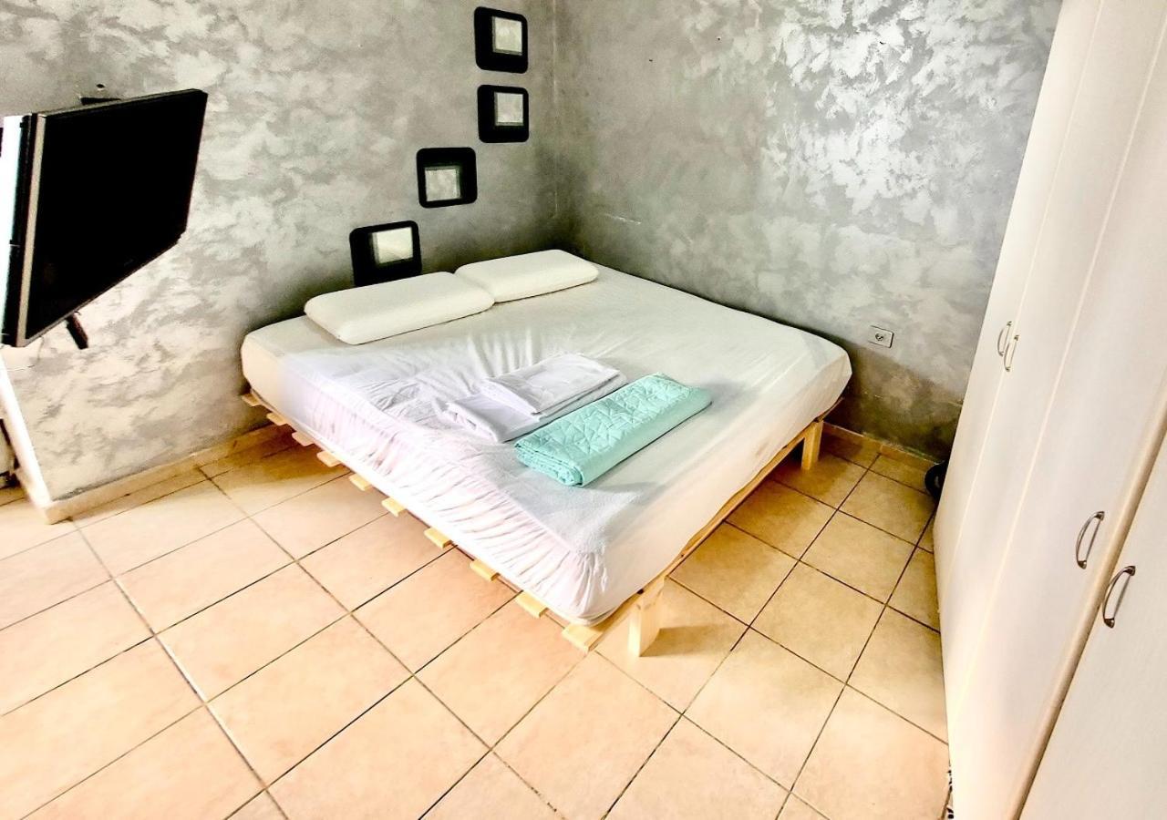 סטודיו על הים Apartment Bat Yam Exterior foto